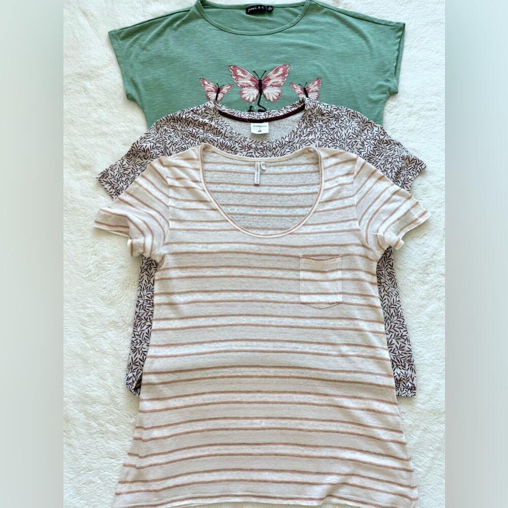 Bundle of women cotton Tshirts size S/M